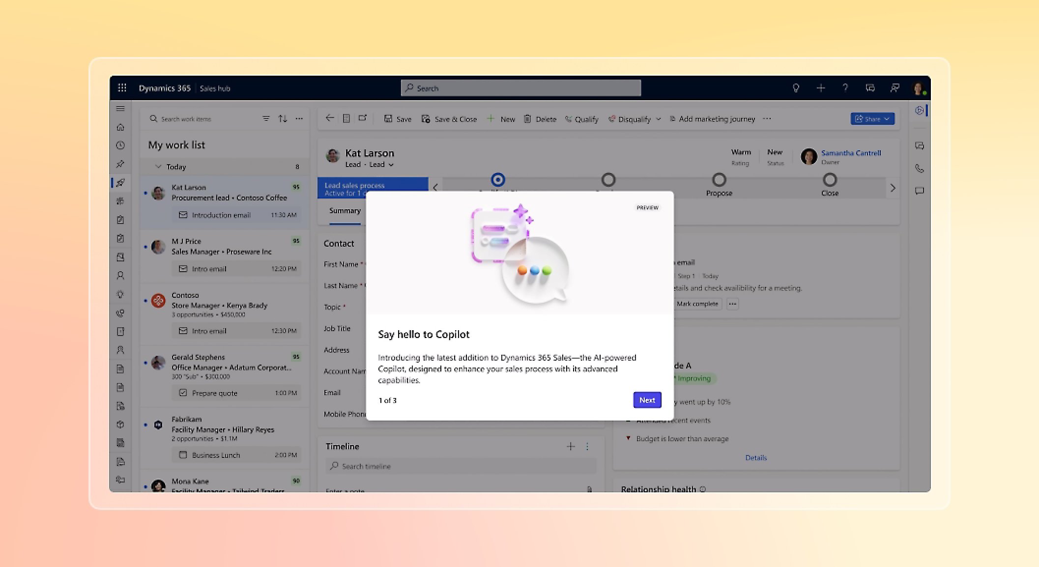 Una finestra aperta in Dynamics 365 e una finestra di dialogo aperta per Copilot
